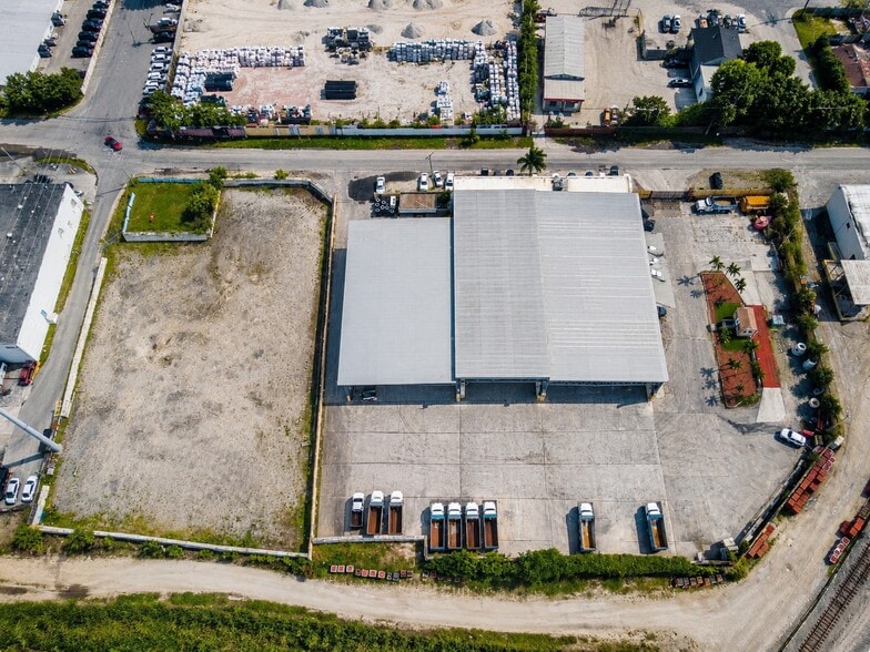 More Photos Of 8600 NW 36th Ave, Miami Manufacturing For Lease