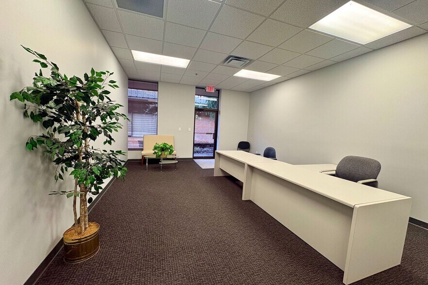 More Photos Of 145-175 Moore Dr, Lexington Freestanding For Lease