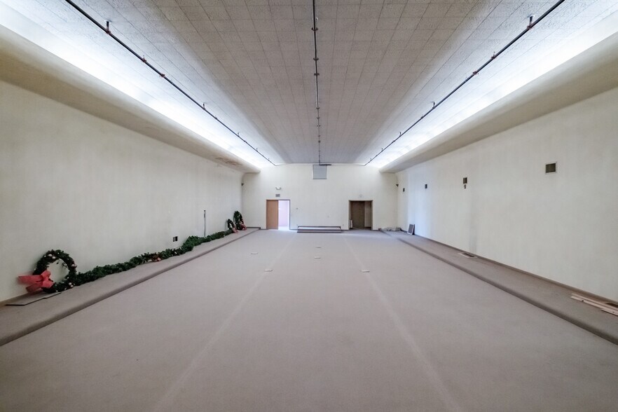 More Photos Of 796 S Main St, Lebanon Storefront Retail Office For Sale