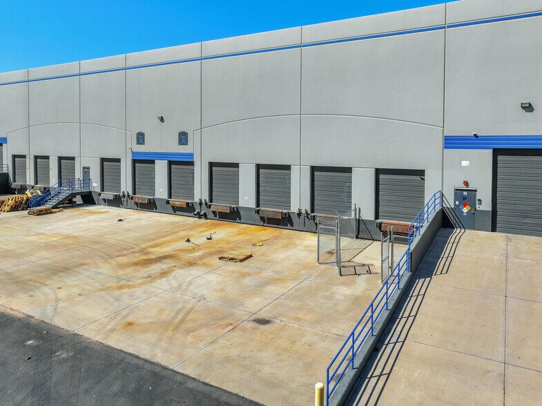 More Photos Of 601 S 54th St, Chandler Warehouse For Lease