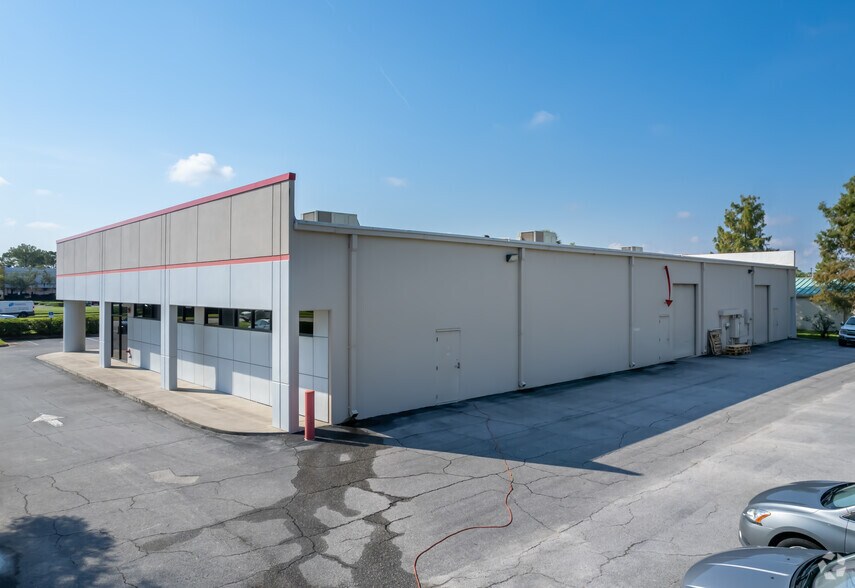 More Photos Of 4498 Vineland Rd, Orlando Flex For Lease