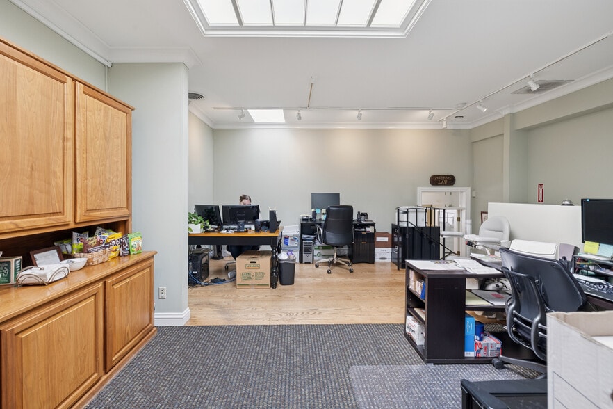 More Photos Of 311-315 Primrose Rd, Burlingame Storefront Retail Residential For Sale