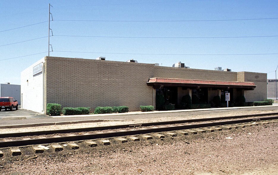 More Photos Of 3023-3027 Grand Ave, Phoenix Warehouse For Lease
