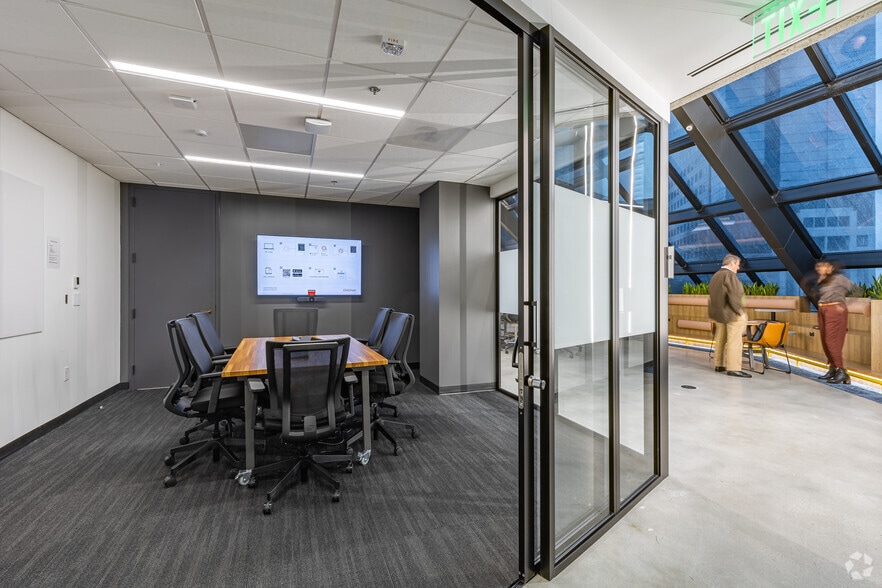 More Photos Of 3333 Peachtree Rd Ne, Atlanta Office For Lease