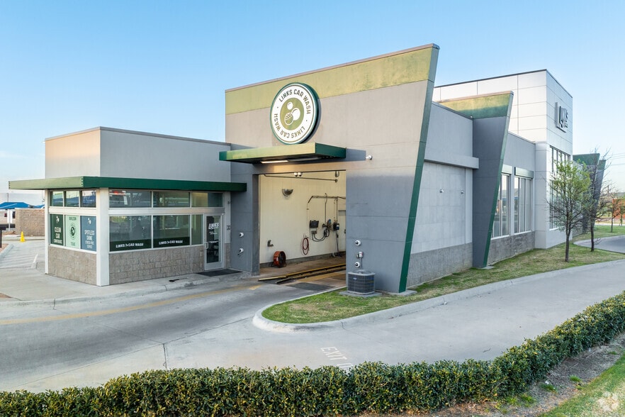 More Photos Of 820 NE Alsbury Blvd, Burleson Carwash For Sale