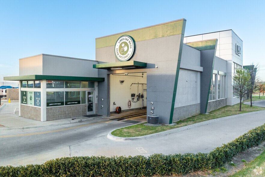 More Photos Of 820 NE Alsbury Blvd, Burleson Carwash For Sale