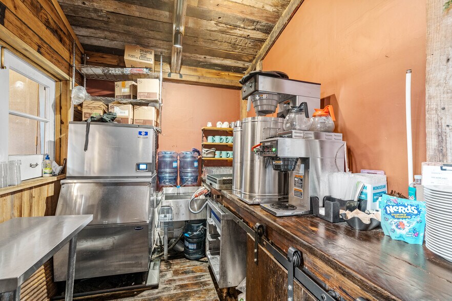 More Photos Of 925 10th St, Port Royal Restaurant For Sale