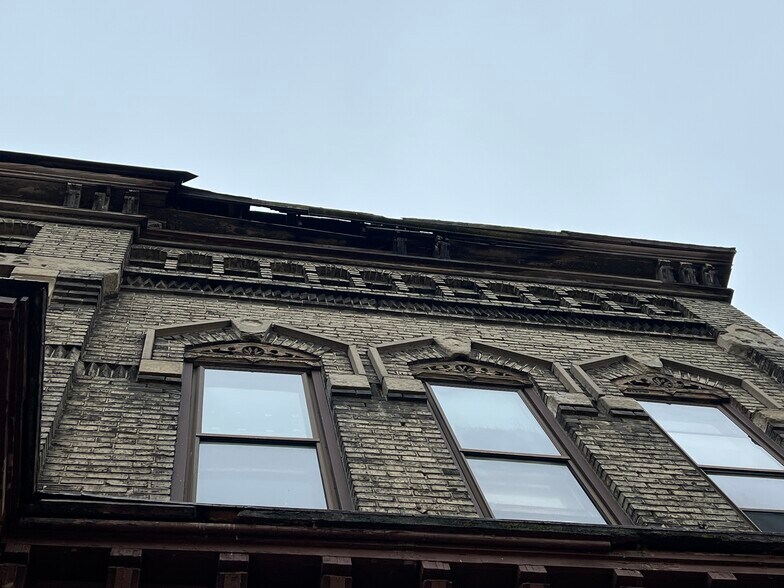 Primary Photo Of 2 Tayco St, Menasha Multifamily For Sale