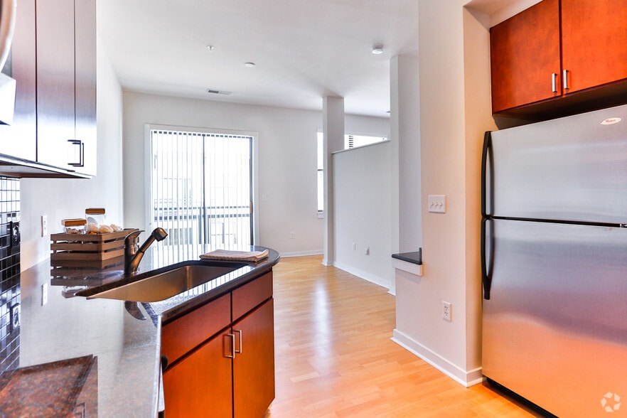 More Photos Of 810 E 7th St, Charlotte Apartments For Lease