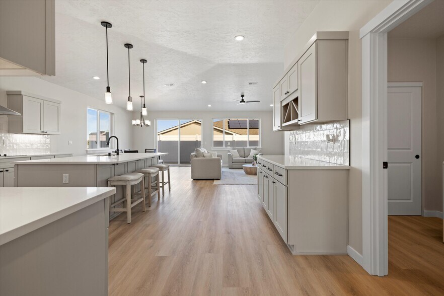 More Photos Of 1101-1109 Fairhaven Loop, Richland Apartments For Sale