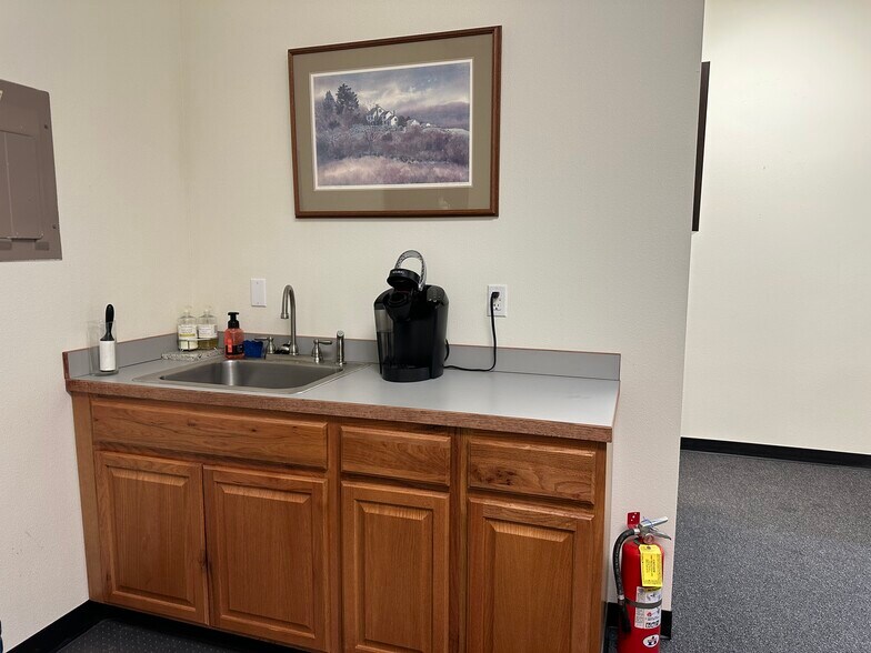 More Photos Of 34851 Kenai Spur Hwy, Soldotna General Retail For Lease