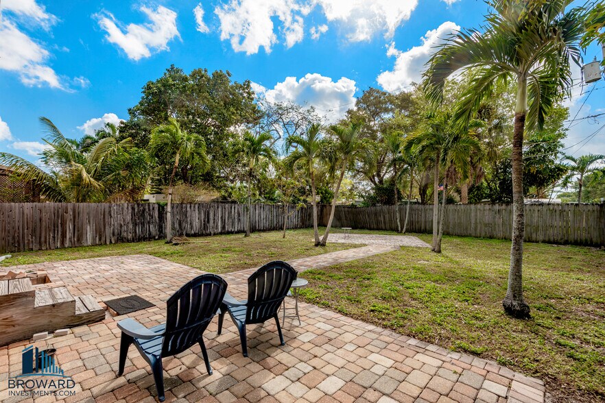 More Photos Of 330 SW 20th St, Fort Lauderdale Multifamily For Sale