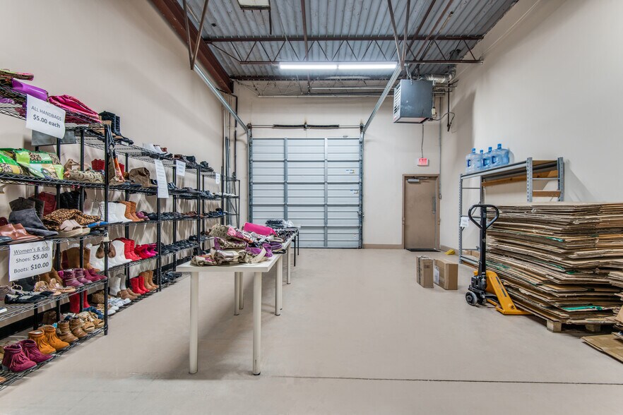 More Photos Of 1467-1471 Prudential Dr, Dallas Warehouse For Sale