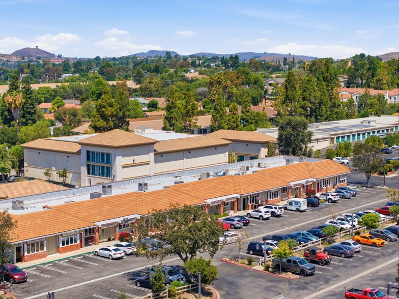 More Photos Of 1321-1345 E Thousand Oaks Blvd, Thousand Oaks Unknown For Lease