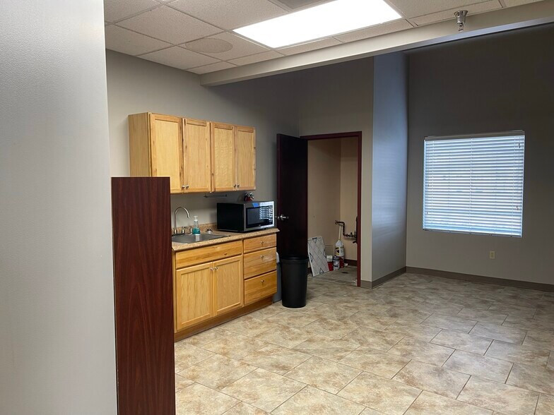 More Photos Of 12730 S Pflumm Rd, Olathe Office For Sale