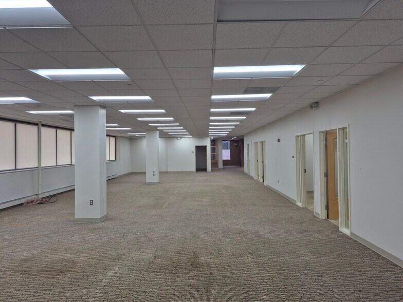 More Photos Of 7 E Baltimore St, Baltimore Office For Lease