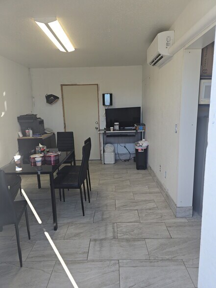 More Photos Of 42621 2nd St E, Lancaster Warehouse For Sale