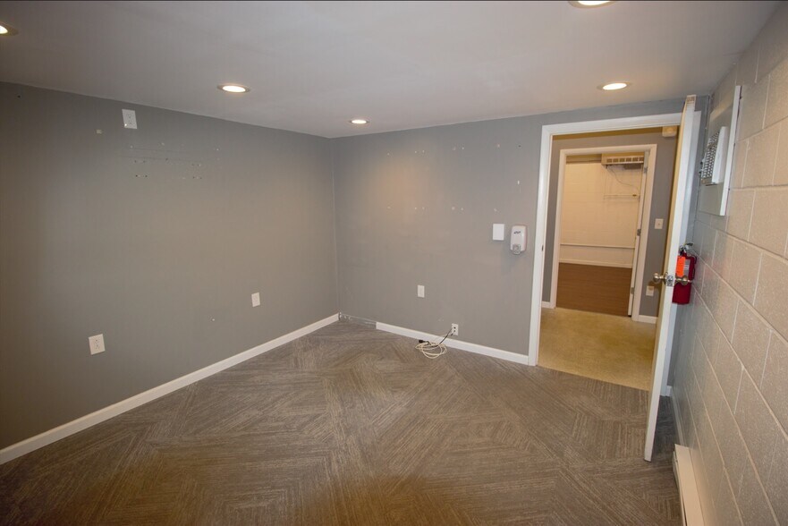 More Photos Of 52 Henry St, Hilton Warehouse For Sale