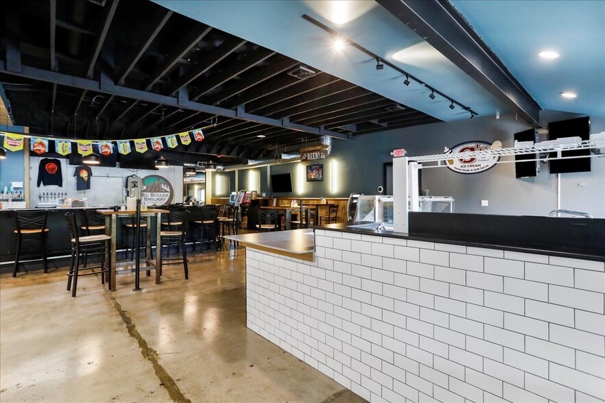 More Photos Of 985 Baltimore Pike, Gettysburg Storefront For Sale