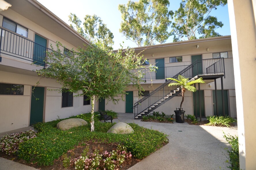 More Photos Of 3325 N Palo Verde Ave, Long Beach Medical For Lease