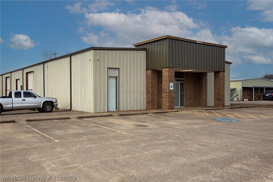 More Photos Of 4506 S 16th St, Fort Smith Warehouse For Sale