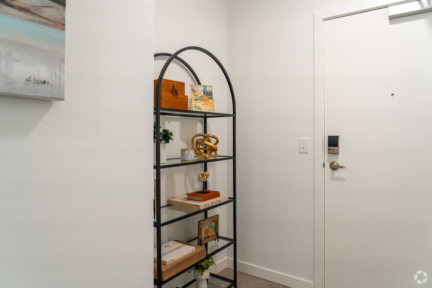 More Photos Of 10306 SE Main St, Milwaukie Apartments For Lease