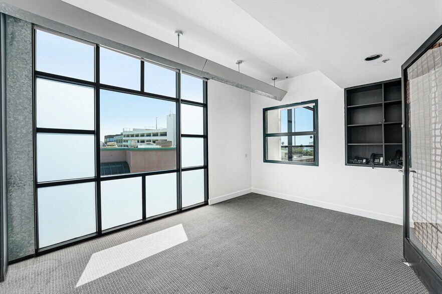 More Photos Of 219-231 Arizona Ave, Santa Monica Loft Creative Space For Lease