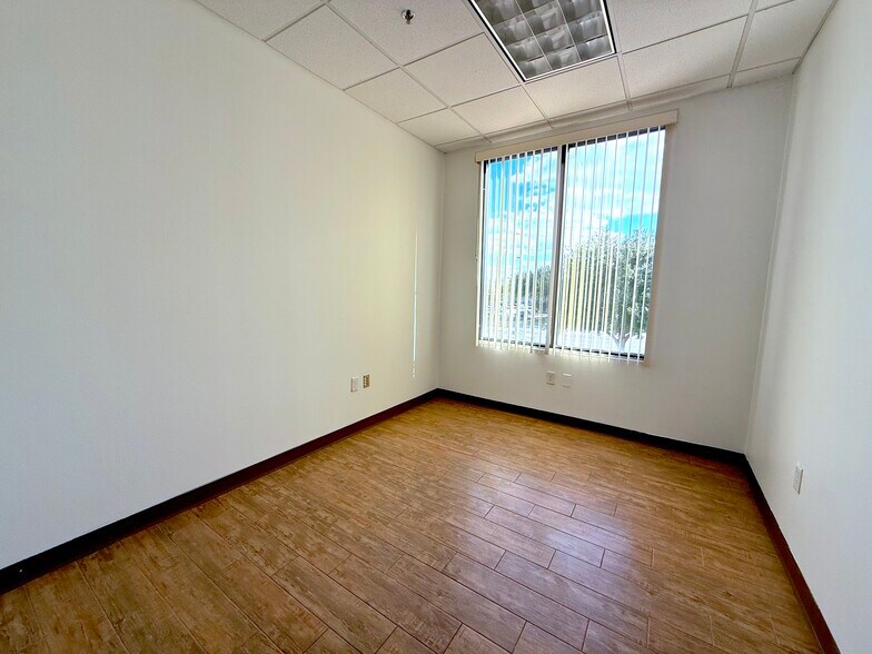 More Photos Of 6735 Conroy Windermere Rd, Orlando Medical For Sale