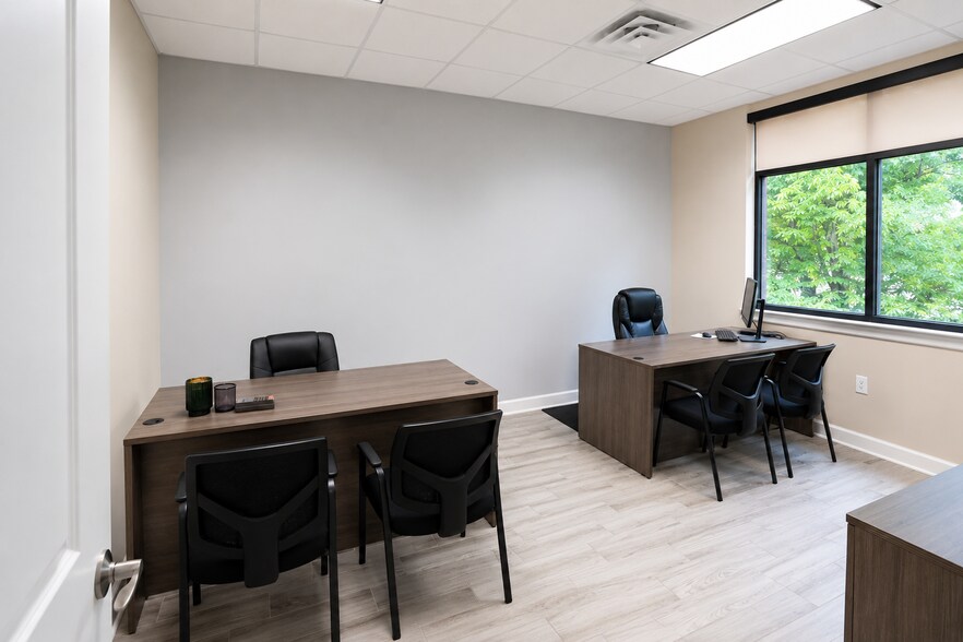 More Photos Of 202 Industrial Blvd, Sugar Land Loft Creative Space For Sale