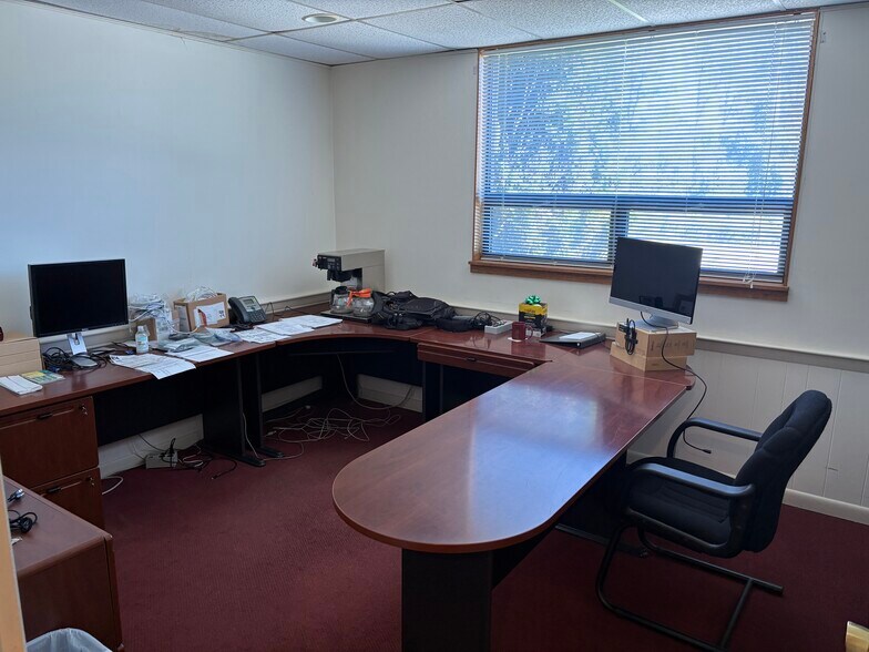 More Photos Of 810 Downingtown Pike, West Chester Office For Sale