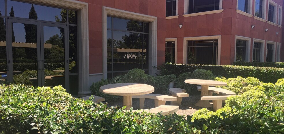 More Photos Of 5958 Priestly Dr, Carlsbad Office For Sale