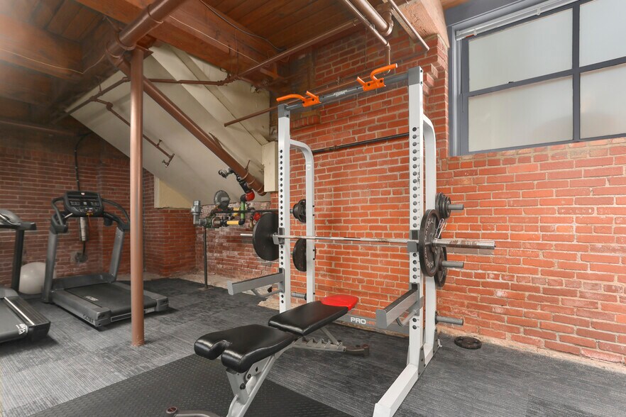 More Photos Of 412 W 8th St, Kansas City Apartments For Sale