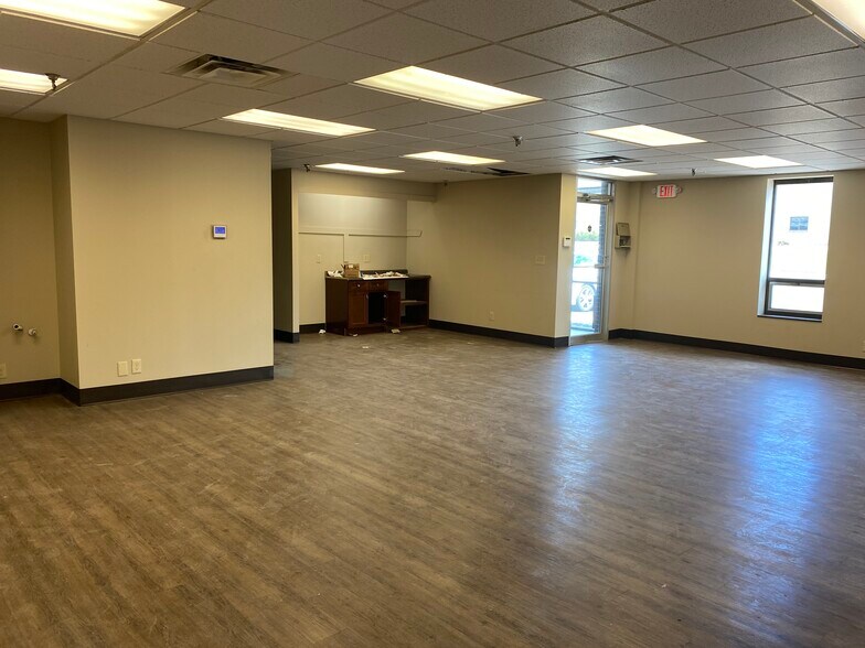 More Photos Of 466 E Brighton Ave, Syracuse Distribution For Sale