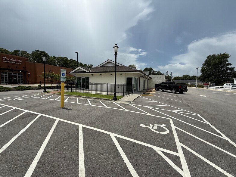 More Photos Of 1105 Gum Branch Rd, Jacksonville Fast Food For Lease