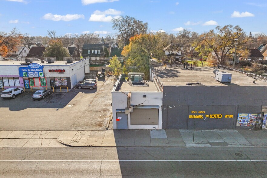 More Photos Of 7606 E 7 Mile Rd, Detroit Storefront For Sale