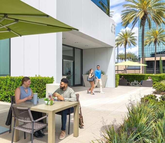 More Photos Of 675 Anton Blvd, Costa Mesa Office For Lease
