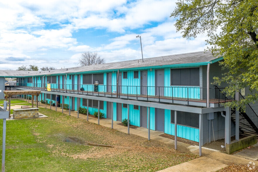 More Photos Of 3299 S Polk St, Dallas Apartments For Sale