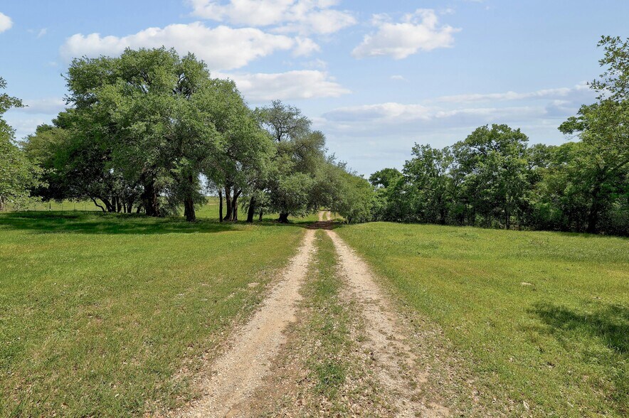 More Photos Of 1087 Seawillow Rd, Lockhart Land For Sale