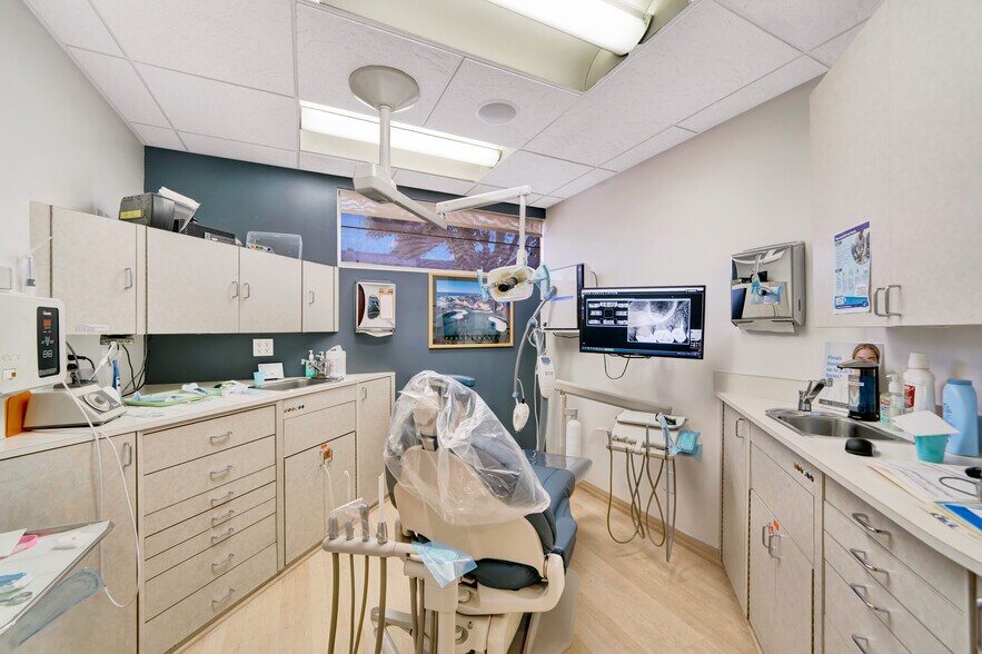 More Photos Of 10505 W Pico Blvd, Los Angeles Medical For Sale