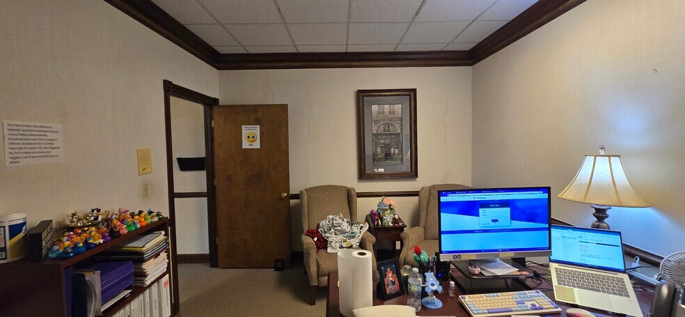More Photos Of 2375 Tamiami Trl N, Naples Loft Creative Space For Sale