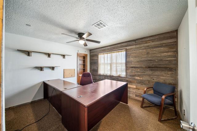 More Photos Of 16382 E Highway 20, Claremore Office Residential For Lease