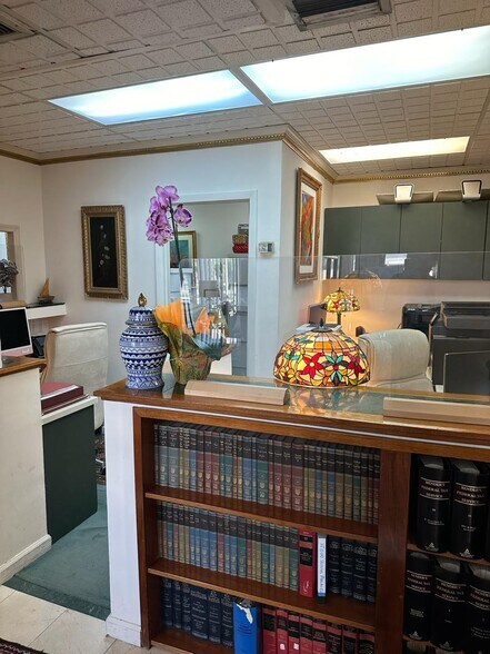 More Photos Of 420 S Dixie Hwy, Coral Gables Loft Creative Space For Sale