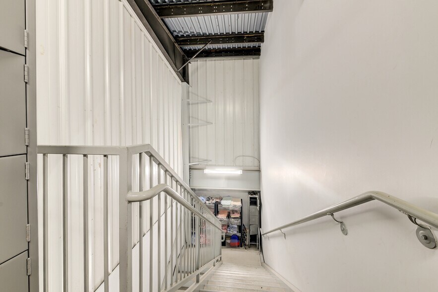 More Photos Of 9345 Olive Blvd, Saint Louis General Retail For Sale