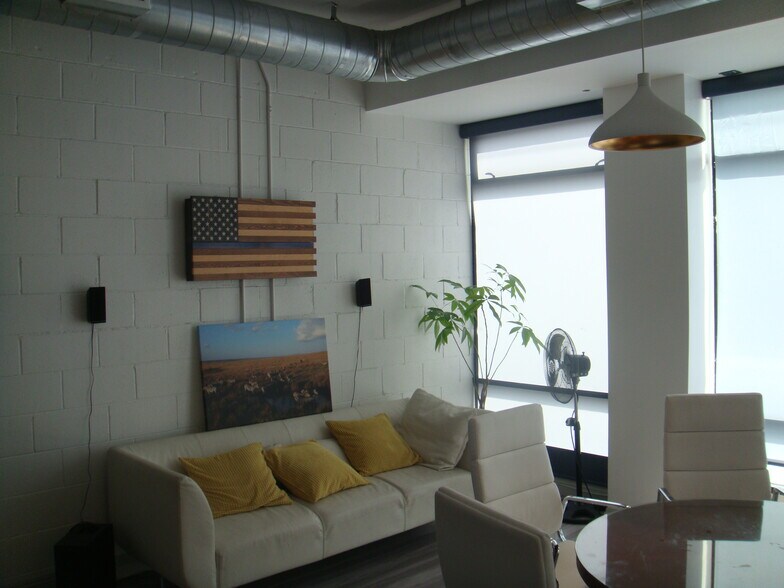 More Photos Of 8543 Venice Blvd, Los Angeles Loft Creative Space For Sale