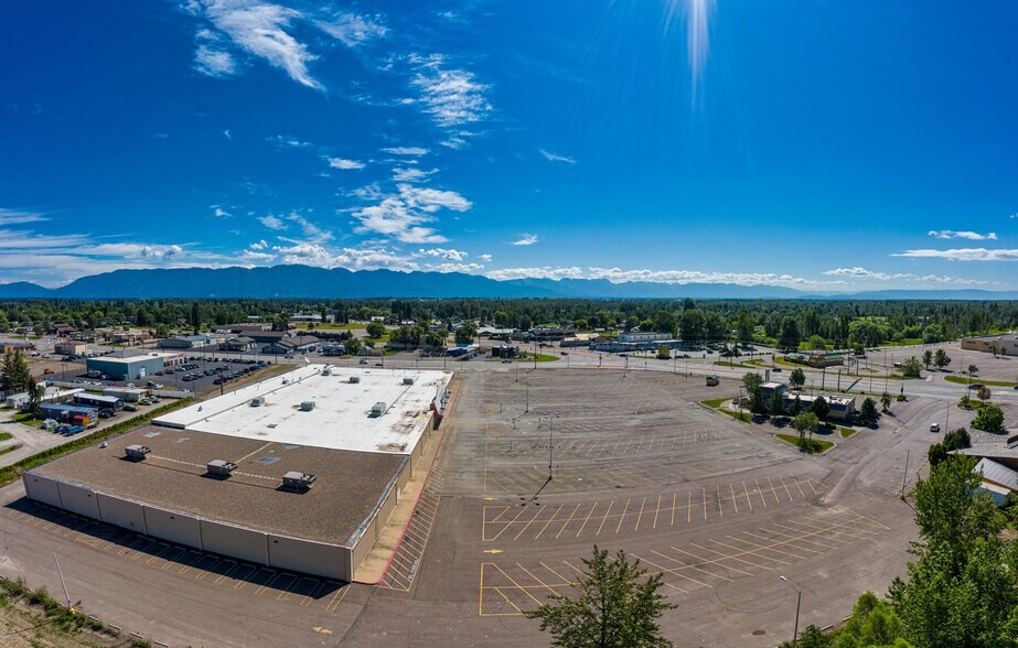 More Photos Of 2024 US Hwy 2 E, Kalispell Garden Center For Sale