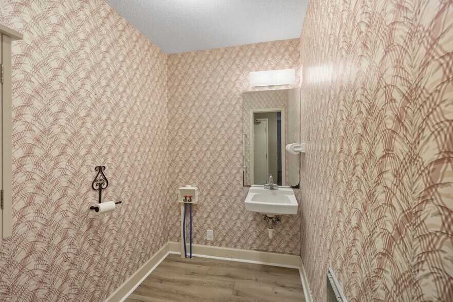 More Photos Of 224 Shallowford Rd NW, Gainesville Medical For Lease