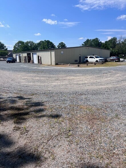 More Photos Of 314 Grant St, Seven Lakes Self Storage For Lease