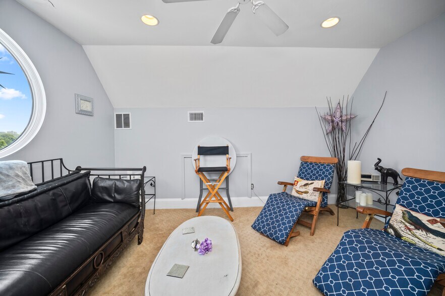 More Photos Of 65 Willard St, Quincy Freestanding For Lease