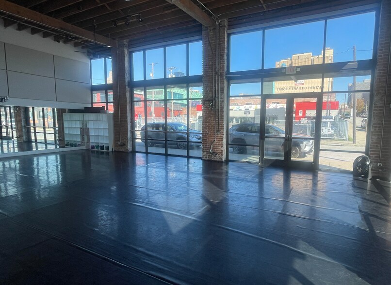 More Photos Of 1700 Locust St, Kansas City Loft Creative Space For Lease