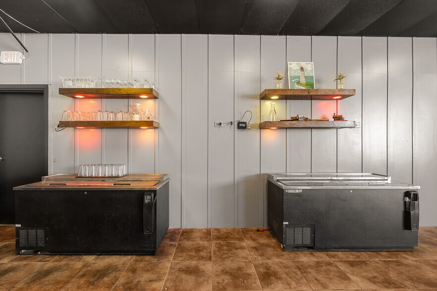 More Photos Of 5006 Morris St, Moss Point Restaurant For Sale